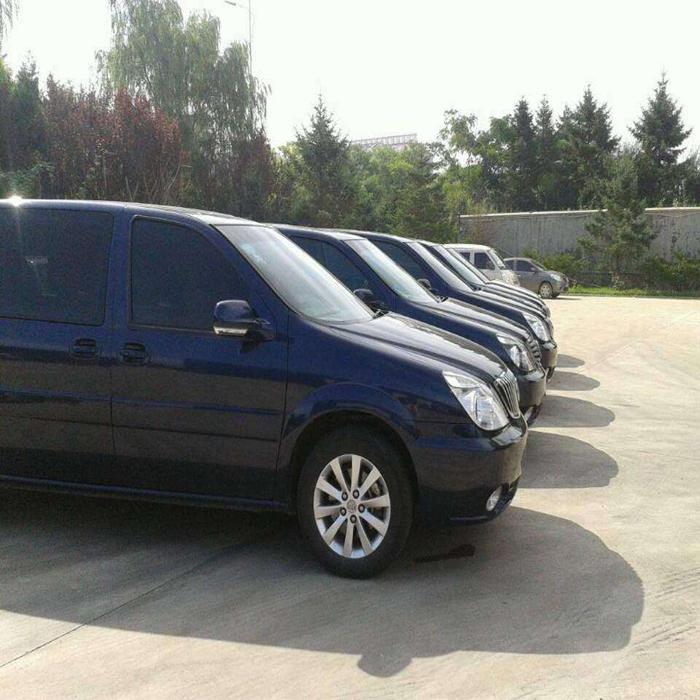 順發商務車出租與汽車租賃服務 專業、便捷的出行選擇